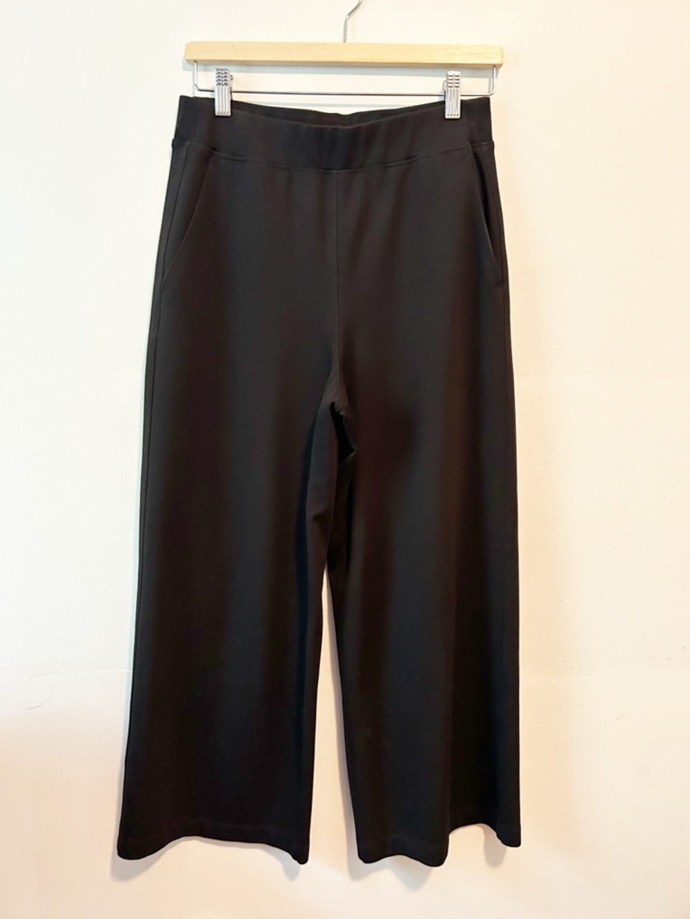 Kit and Ace Black Wide Leg Cropped Pants Elastic Waist Pull On Ponte Fabric - 10
